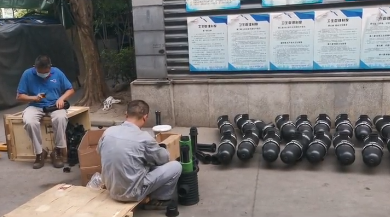 疊片污水處理器，正在裝配